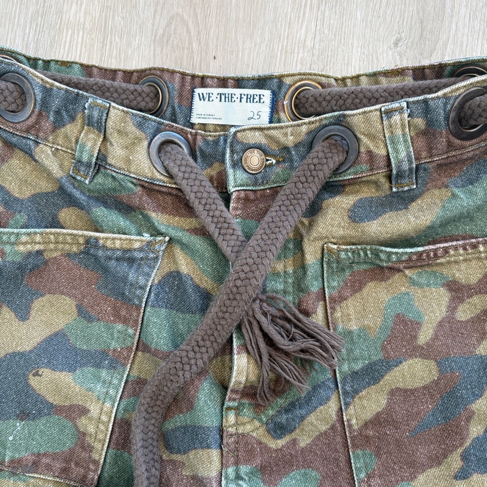 Free People “Moxie” jeans - Picture 3 of 3